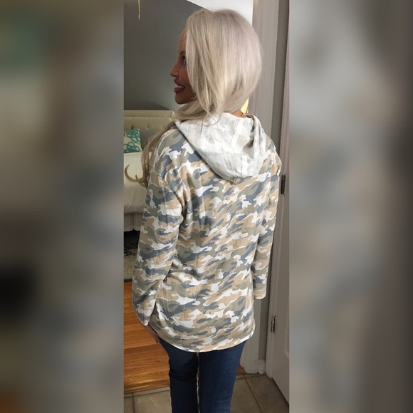❤️LAST 1! French Terry Camo Hoodie! - Picture 3 of 7